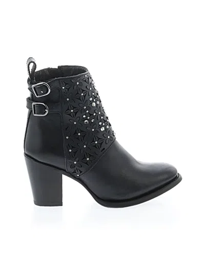 Pre-owned Cuadra Ankle Boots In Black