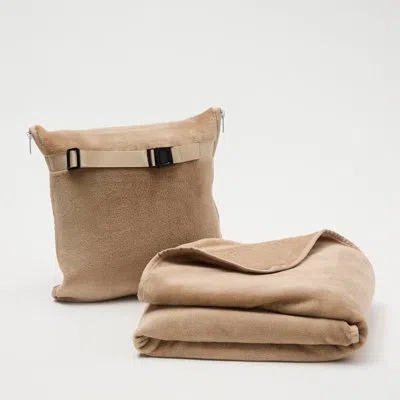 Cuddledown Plush Fleece Travel Blanket In Brown
