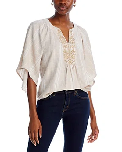 Cupio Flutter Sleeve Top In White