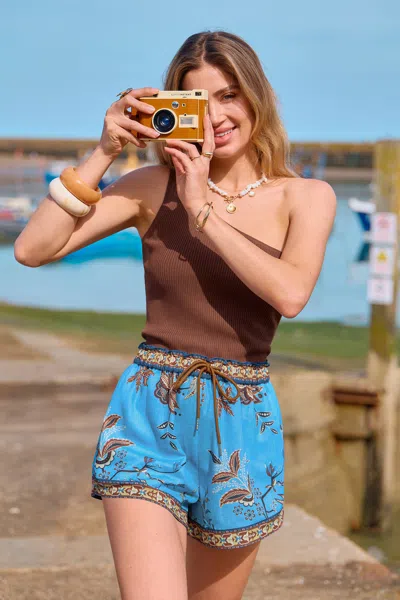 Cupshe Elevated Getaway Tropical Shorts In Blue