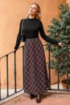 Cupshe Rustling Leaves Plaid Maxi Dress In Black