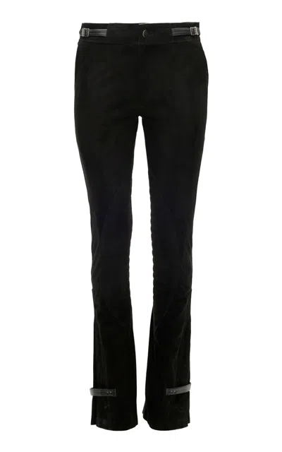 Curatoria Moda Operandi In Black