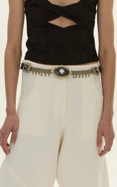 Curatoria Moda Operandi In Black