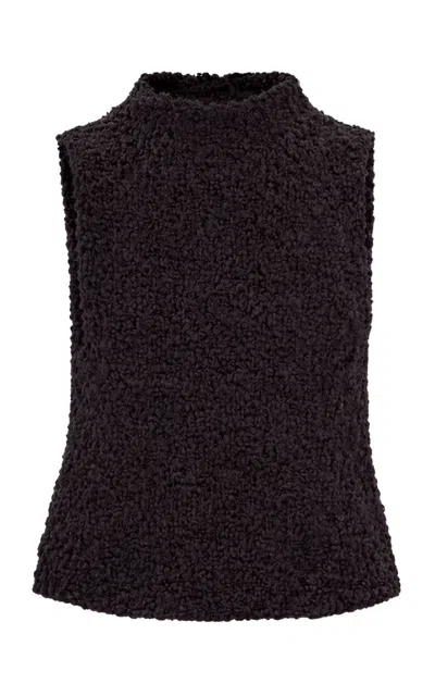 Curatoria Moda Operandi In Black