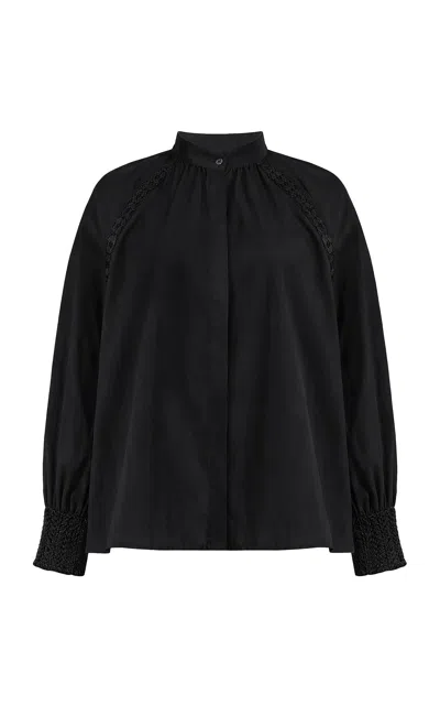 Curatoria Moda Operandi In Black