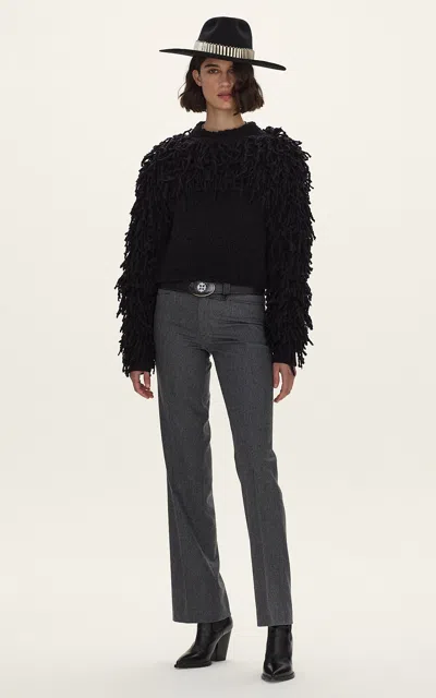 Curatoria Moda Operandi In Gray