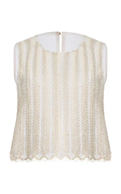 Curatoria Moda Operandi In White