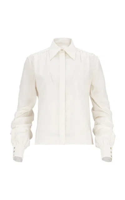 Curatoria Moda Operandi In White