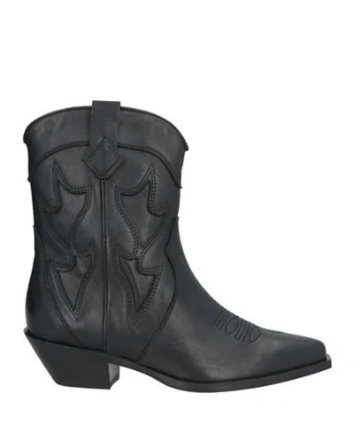Curiosite Curiosité Woman Ankle Boots Black Size 9 Calfskin
