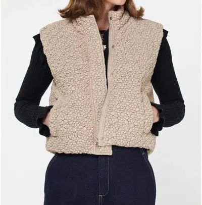 Current Air Cropped Quilting Vest In Taupe In Animal Print