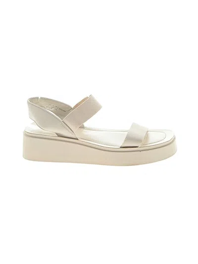 Pre-owned Cushionaire Sandals In Ivory