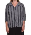 Cut Loose Crinkle Plaid Hi-low Shirt In Black