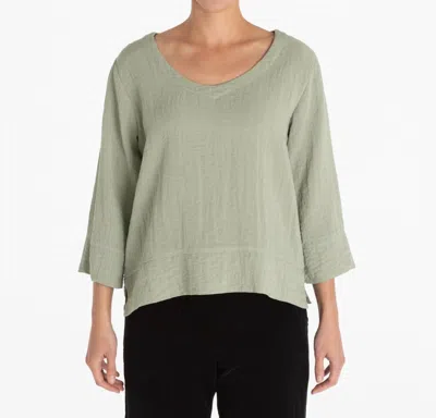 Cut Loose V-neck Vent Top In Salvia In Green