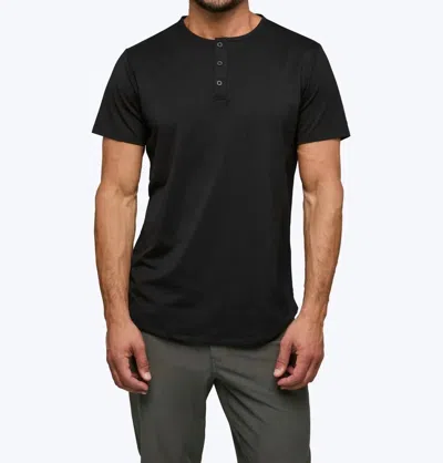 Cuts Ao Henley Curve-hem Short-sleeve Shirt In Black