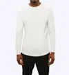 CUTS AO LONG SLEEVE CURVE HEM TEE IN WHITE