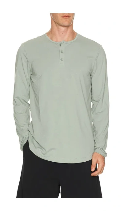 Cuts Curve Hem Long Sleeve Henley In Green