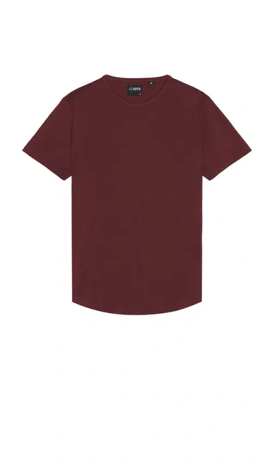 Cuts Curve Hem Tee In Burgundy