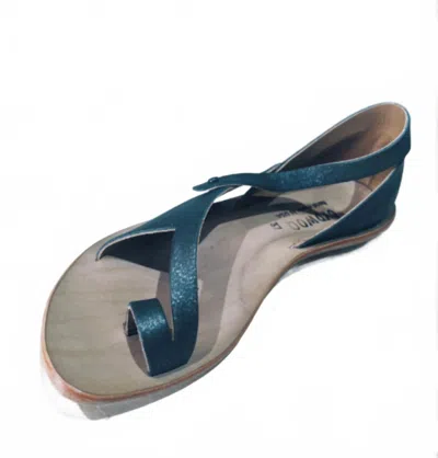 Cydwoq Women Voter Sandal In Silver