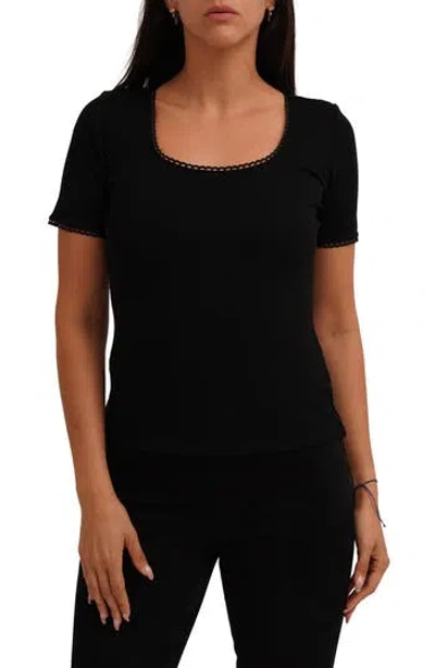 Cyrus Scallop Trim Short Sleeve Ribbed Top In Black