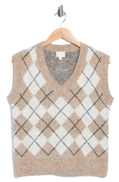 Cyrus V-neck Argyle Vest In Camel Combo
