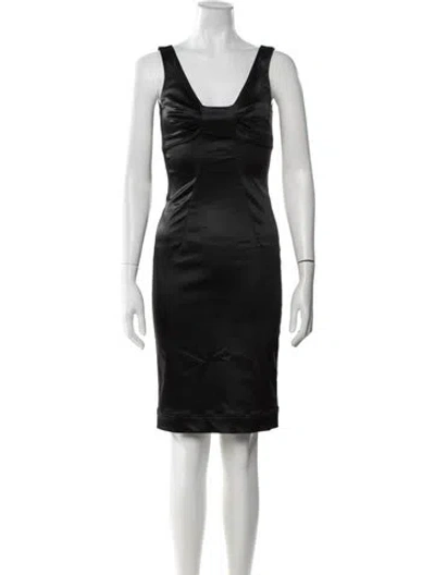 Pre-owned D&g V-neck Knee-length Dress In Black