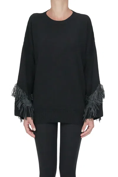 D Exterior Fringed Sleeves Pullover In Black