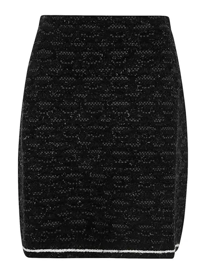 D Exterior Pattern Crystal Skirt In Black