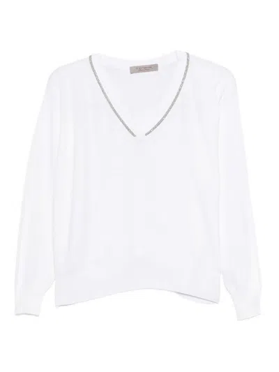 D Exterior White V-neck Sweater With Decoration
