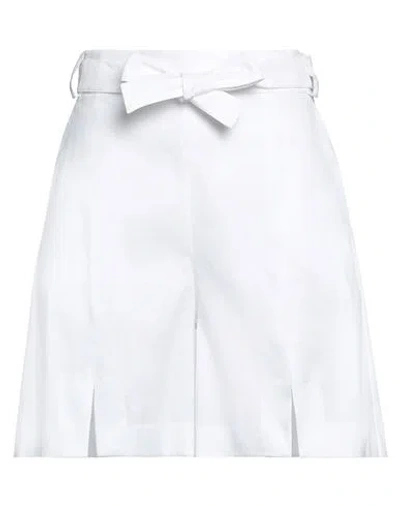 D-exterior D. Exterior Woman Shorts & Bermuda Shorts White Size 6 Linen, Elastane