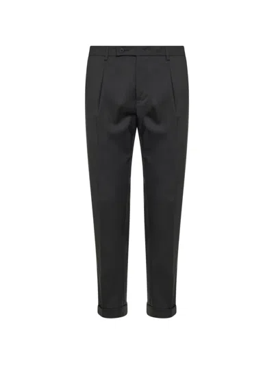 D4.0 Pleated-front Trousers In Black
