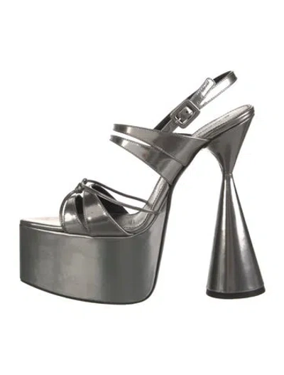 Pre-owned D’accori Leather Sandals In Grey/metallic