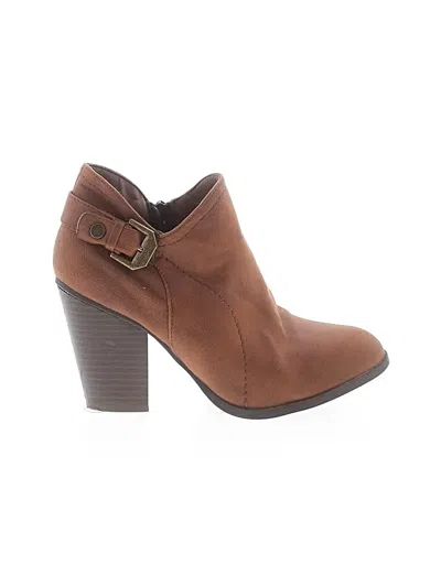 Pre-owned Daisy Fuentes Ankle Boots In Brown
