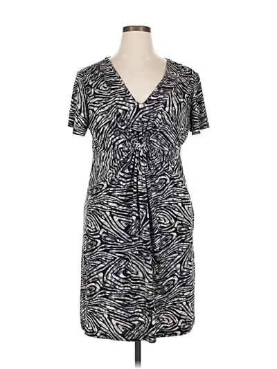 Pre-owned Daisy Fuentes Casual Dress In Gray
