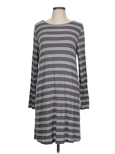 Pre-owned Daisy Fuentes Casual Dress In Gray
