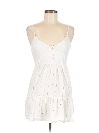 Pre-owned Daisy Fuentes Casual Dress In White
