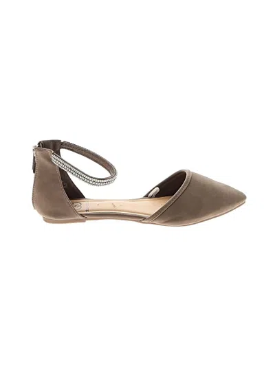 Pre-owned Daisy Fuentes Flats In Brown