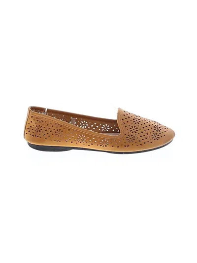 Pre-owned Daisy Fuentes Flats In Tan