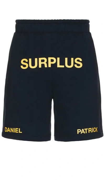 Daniel Patrick Surplus Logo Sweatshorts In 海军蓝 & 黄色