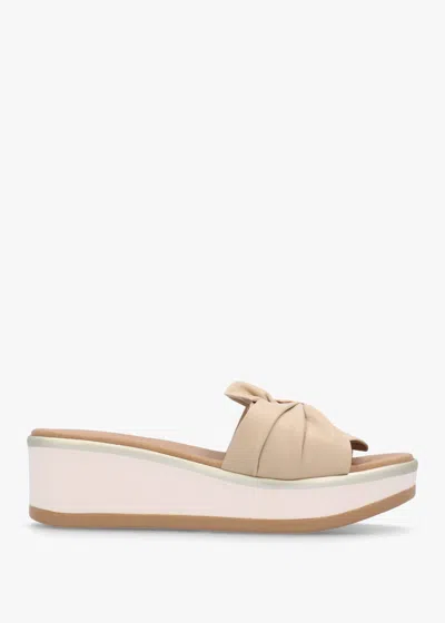 Daniel Robow Beige Leather Knot Top Mules