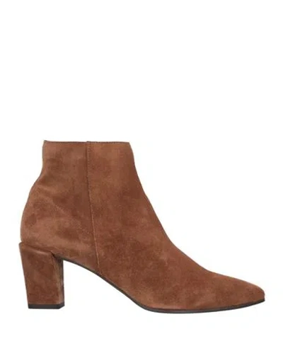 Daniele Ancarani Woman Ankle Boots Camel Size 9.5 Soft Leather In Beige