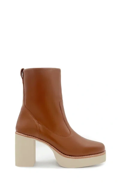 Daniella Shevel Lugg Boot In Brown