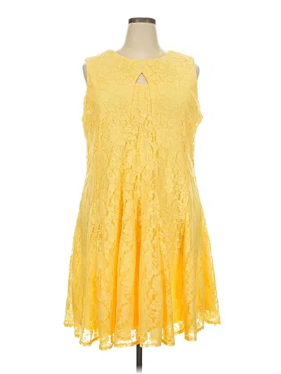 Pre-owned Danny & Nicole Cocktail Dress In Yellow