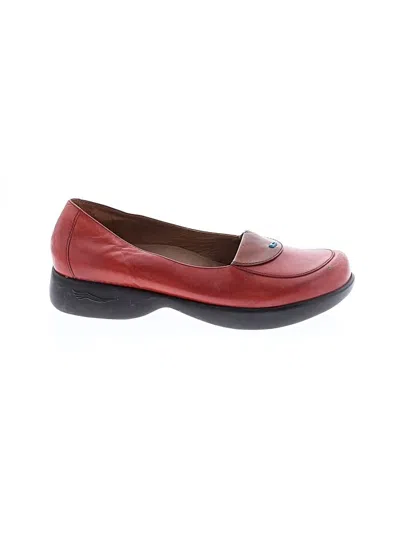 Pre-owned Danskin Flats In Burgundy