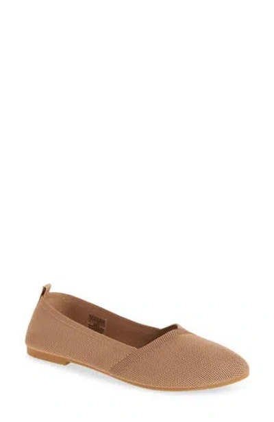 Danskin Notched Knit Flat In Camel