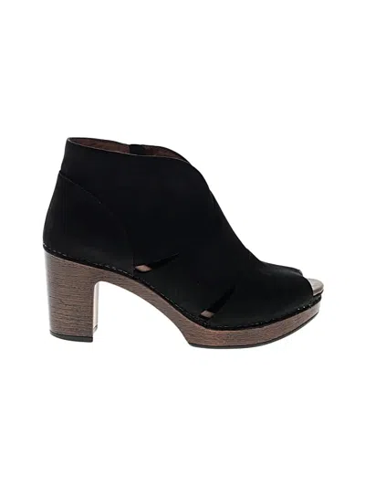 Pre-owned Dansko Ankle Boots In Black