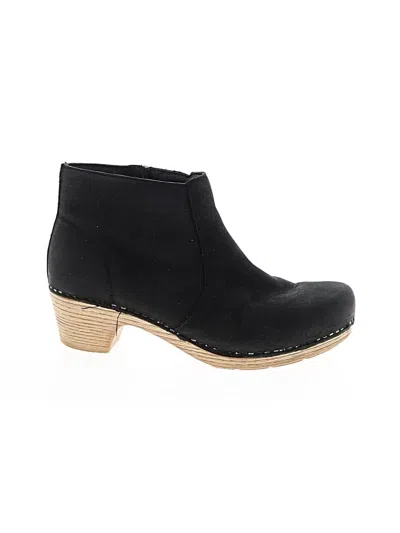 Pre-owned Dansko Ankle Boots In Black