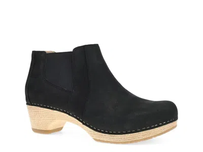 Dansko Lane Chlesea Boot In Black