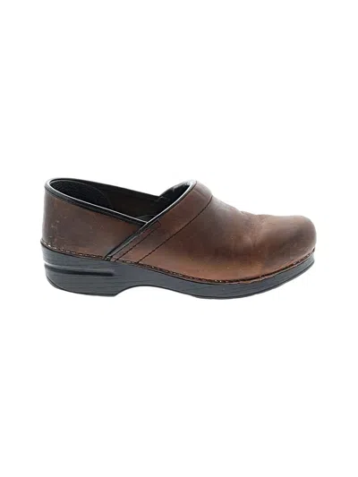 Pre-owned Dansko Mule/clog In Brown