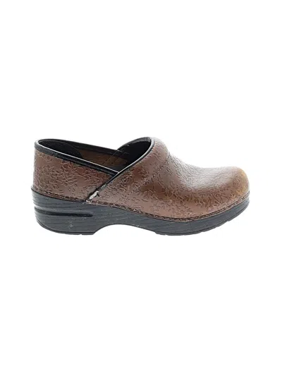 Pre-owned Dansko Mule/clog In Brown