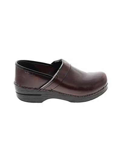 Pre-owned Dansko Mule/clog In Burgundy